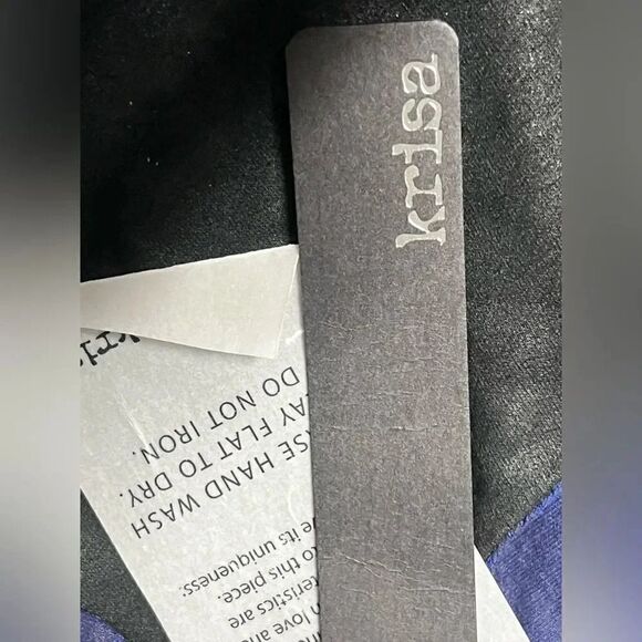 NWT women’s KRISA X REVOLVE Colorblock Sheath blank & navy coated Dress medium - Picture 9 of 9